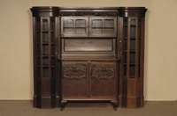 Buffetschrank, deutsch, um 1900, Eiche massiv und furniert, 5-teiliges MÖbel, aufwendig gearbeitet, reichhaltige Schnitzarbeiten, Mittelteil ...