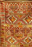 Karapinar Antik, Türkei, um 1900, Wolle auf Wolle, ca. 109x107 cm, Schätzwert: 2000.- EURO, EHZ: 3, schöne farbgestalt, seltenes Ma?