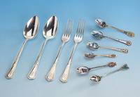 12 LÖffel und 12 Gabeln, WMF um 1900, Metall versilbert, reiner Jugendstil, Bes.-Monogr. HW ligiert
