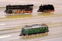 E-Lok, MÄrklin, 60er Jahre, Spur HO, Nr. 3024, dunkelgrÜn, altersebd. sehr guter Zustand, sammelw., intakt