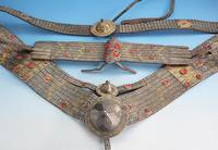 Pferdegeschirr, "alagayisch" Turkmenistan um 1900 oder frÜher, Leder mit reichen SilberbeschlÄgen, z.T. teilvergoldet, besetzt mit ...