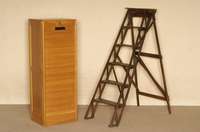 Rollschrank, Frankreich, um 1920, Buchenholz warmtÖnig goldfarben gebeizt und seidenglÄnzend lasiert, feingliedrige Rollsektion, ebonisierter ...