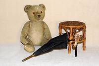 Teddy, Hermann, 50er Jahre, Mohair, z.T. stÄrker abgeliebt und berieben, FÜße und Pfoten sek. ÜbernÄht, bespielt, stÄrker beschmutzt, ...