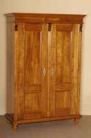 Schrank, deutsch, um 1880/90, Kirschholz massiv, zweitÜrig, Kleiderstange im Inneren, die Schlagleiste an der rechten TÜr wurde ergÄnzt, ...
