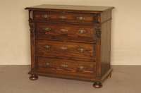Kommode, deutsch, um 1880, GrÜnderzeit, Tanne massiv, dunkel gebeizt, auf KugelfÜßen, Lisenen gerillt, in Veluten auslaufend, 4 -schÜbig, ...
