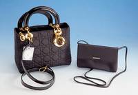 CHRISTIAN DIOR-Handtasche, schwarzes Nylon mit Karo-Step, Tragegriffe, UmhÄnge- riemen, rotes Innenfutter, anhÄngende DIOR-Buchstaben, ...