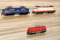 E-Lok, MÄrklin, 1982/83, Spur HO, Nr. 3354, rot/beige, min. bespielt, intakt, im orig. Karton