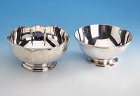 Anbietschale in stil. BlÜtenform, 800er Silber , total ca. 485 g, Fuß getreppt, Rand blÜtenartig gelappt, dekorativ, H ca. 10 cm, Durchm. ca. 20 ...
