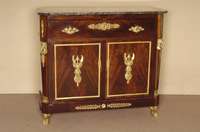Anrichte, Frankreich, um 1790/1810, Korpus Weichholz, Pyramidemahagoni- bzw. Mahagonifurnier, dickfurnierig, vergoldete Bronzeappliken in ...