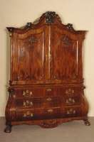Kabinettschrank, Holland, um 1760/70, Korpus Eiche massiv (!!), komplett auf Rahmen gearbeitet, Pyramidenmahagonifurnier, 4-fach gespiegelt ...