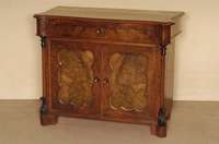 Halbschrank, deutsch, um 1870, Louis-Philippe, Korpus Weichholz, Nußbaumfurnier, z.T. gespiegelt, 2 TÜren und 1 Schublade, leicht gebogen, obere ...