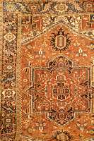 Heriz, Persien, um 1930, Wolle auf Baumwolle, ca. 363 x 253 cm, Schätzwert: 2800.- EURO, EHZ: 3-4, gute feste Knüpfung, sc h?n gezeichnetes ...