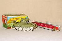 Panzer, Gama, wohl 50er Jahre, Blech, bez. Gama 98, Uhrwerk intakt (wurde Überholt), SchlÜssel anbei (orig.?), im orig. Karton, l. bespielt, ...