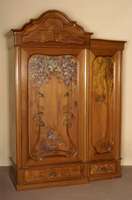 WÄsche- bzw. Kleiderschrank, deutsch, um 1900/02, Zierbelkiefer massiv, von hoher QualitÄt, ausgesuchtes Holz, Inlets Birne massiv, asymetrische ...
