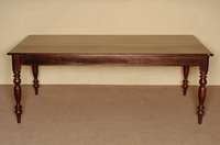 Tisch, England, um 1860, Mahagoni massiv, viktorianischer Stil, gedrechselte Beine, teilweise stÄrkere Gebrauchsspuren, ca. 79x210x105 cm