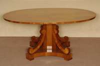 Ovaler Tisch, im Biedermeierstil, Wiener AusfÜhrung, Korpus Weichholz, Kirschbaumfurnier, poliert, sehr elegante Form , Gebrauchsspuren, ca. ...