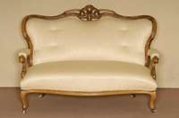 3-sitzer Sofa, sÜddeutsch, um 1840/50, Gestell Weichholz bzw. Nußbaum massiv, 3-fach geschweift, qualitÄtvolle Durchbrucharbeit, z.T. 3-fach ...