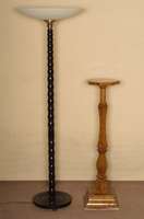 BlumensÄule, deutsch, um 1900/10, Korpus Weichholz, lebhaftes RÜsterwurzelfurnier gespiegelt verlegt, elegante LinienfÜhrung, Furnier ...