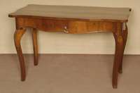 Tisch, deutsch, um 1850/60, Korpus Weichholz/Buche, Nußbaum- bzw. Wurzelnußfurnier, alte Beine aus anderem Zusammenhang, 1 Schublade, ...