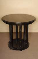 Jugendstiltisch, deutsch, um 1905/10, Mittelteil 6-sÄulig, Buche massiv, Buchefurnier, schwarz lackiert, teilrestauriert, mit modernem Design ...