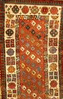 Gendje Antik, Kaukasus, 19. Jahrhundert, Wolle auf Wolle, ca. 235 x 92 cm, Schätzwert: 3500.- EURO, EHZ: 4, sogennanter Boteh Gendje in ...