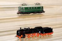 E-Lok, MÄrklin, 50er Jahre, Spur HO, Nr. 3024, grÜn, sogen. "Bullaugenlok", lt. Einl. intakt, l. bespielt