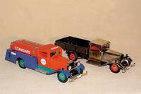 LKW-Standard-Oil, MÄrklin, 90er Jahre, Nr. 1993, unbespielt, im orig. Karton, komplett mit SchlÜssel (Pos. links)
