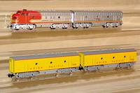 Diesel-elektrische Lok, MÄrklin, 90er Jahre, Spur HO, Nr. 37622, unbespielt, im orig. Karton, Auschrift "Santa Fe", digital (Pos. oben)