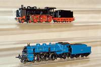Dampflok mit Tender, MÄrklin, 80er/90er Jahre, Spur HO, Nr. 33183, blau, fÜr Delta- und Digitalsystem, im orig. Karton, unbespielt (Pos. unten)
