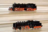 Dampflok mit Tender, MÄrklin, 80er Jahre, Spur HO, Nr. 3003, im orig. Karton, min. bespielt (Pos. unten)