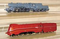 Stromlinienlok, MÄrklin, 90er Jahre, Spur HO , Nr. 37911, weinrot, im orig. Karton, unbespielt, digital (Pos. unten)