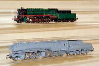 Dampflok mit Tender, MÄrklin, 80er/90er Jahre, Spur HO, Nr. 3701, grau, im orig. Karton, min. bespielt, RÄder fest durch langes Stehen (Pos. ...