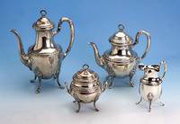 4-teiliges Kaffee- und Teeset, deutsch um 1900, 800er Silber, je auf 4 FÜßen stehend, Kannengriffe mit DÄmmringen, best. aus: Kaffee- und ...