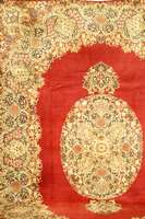 Kerman Alt, Persien, um 1940, Wolle auf Baumwolle, ca. 375 x 278 cm, Schätzwert: 3000.- EURO, EHZ: 3-4. Schöner Kerman Teppich gehalten in einen ...
