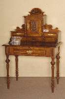 Damenschreibtisch, deutsch, um 1880, GrÜnderzeit, Korpus Weichholz, Nußbaumfurnier, gedrechselte Beine, unter der Arbeitsplatte Schublade und ...