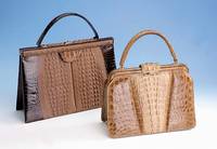Damenhandtasche,Krokodilleder, dunkelbraun/ beige, Leder aus RÜcken- und Seitenpartien, Inneneinrichtung hellbraunes Glattleder, 1 großes und 2 ...