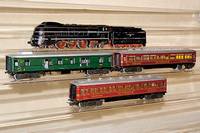 Stromlininelok, MÄrklin, wohl 50er Jahre, Spur HO, SK 800, dazu Mitropawagen 352 u.353 und ein GepÄckwagen mit SchiebetÜren Nr. 354, bespielt, ...