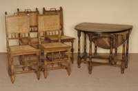 4 StÜhle, Flandern, um 1880, Eiche massiv, Gestell und RÜckenlehne gedrechselt, Lehne dekoriert mit 2 LÖwenkÖpfen, Sitz mit original ...