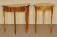 Konsolentisch, im Biedermeierstil, Nußbaum massiv, Nußbaumfurnier, poliert, nach altem Vorbild von 1820/30, 1 Schublade, gute Verarbeitung, ...