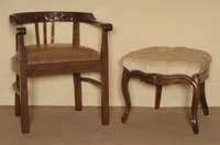 Beistellhocker, deutsch, um 1860, Louis -Philippe, Mahagoni massiv, wohl ursprÜnglich Unterteil eines Stuhles, Samtbezug genoppt und geheftet, ...