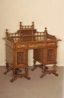 Damenschreibtisch, deutsch, um 1865/70, GrÜnderzeit, Renaissancestil mit Barockstilelementen, Korpus Eiche, Buche und Weichholz massiv, ...
