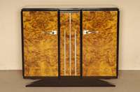 ArtDeco-Sideboard, Frankreich/Paris um 1930, vornehmlich in Wurzelholz in gespiegeltem Bild furniert, teilweise ebonisiert, Kanten elegant gerundet ...
