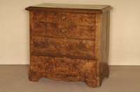 Kommode, deutsch, um 1820, Biedermeier, Korpus Weichholz, RÜster, z.T. massiv, aufgelegt mit ausgesuchtem RÜstersÄgefurnier, 4-schÜbig, ...