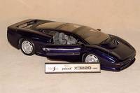 Modellauto, Jaguar Maisto XJ220 1992, Metall blau lackiert, 1/12, L. 40 cm leicht verkratzt auf den Kunststoffteilen, l. bespielt