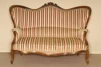 3-sitzer Sofa, deutsch, um 1835/40, Louis -Philippe, Korpus Weichholz und Nußbaum massiv , in sich 3-fach geschweift, seitlich geschweift, Zarge ...