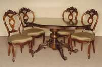 Tischgruppe, z.T. deutsch, um 1860, Louis -Philippe, bestehend aus Tisch und 4 StÜhlen, StÜhle Mahagoni massiv, RÜckenlehne doppelt ...