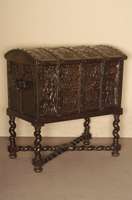 Buckeltruhe mit Untergestell, sÜddeutsch/wohl Pfalz, um 1870/80, unter Verwendung alter Teile des 18. Jhds. bezÜglich Eisenteilen und Schloß, ...