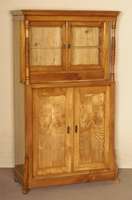 Vitrinenaufsatzschrank, mitteldeutsch, um 1835/45, Korpus Weichholz, Kanten Hartholz, Kirschbaum massiv, Kirschbaumfurnier, freistehende SÄulen, ...
