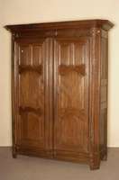 Schrank, Frankreich/Lothringen, um 1820, Barock, Eiche massiv, zweitÜriges MÖbel, TÜrinlets eingefaßt in Rahmenkonstruktion, TÜren mit ...