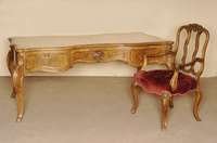 Bureau plat, sÜddeutsch, um 1900/1910, nach dem franzÖsischen Vorbild von 1740/50, in sich 3- bzw. 6-fach geschwungen, Seiten und RÜcken frei ...